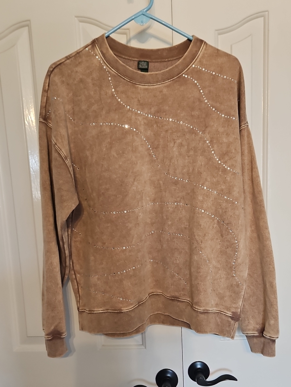 EUC wild fable Women's Brown Crewneck Sweater with Subtle Stud Waves